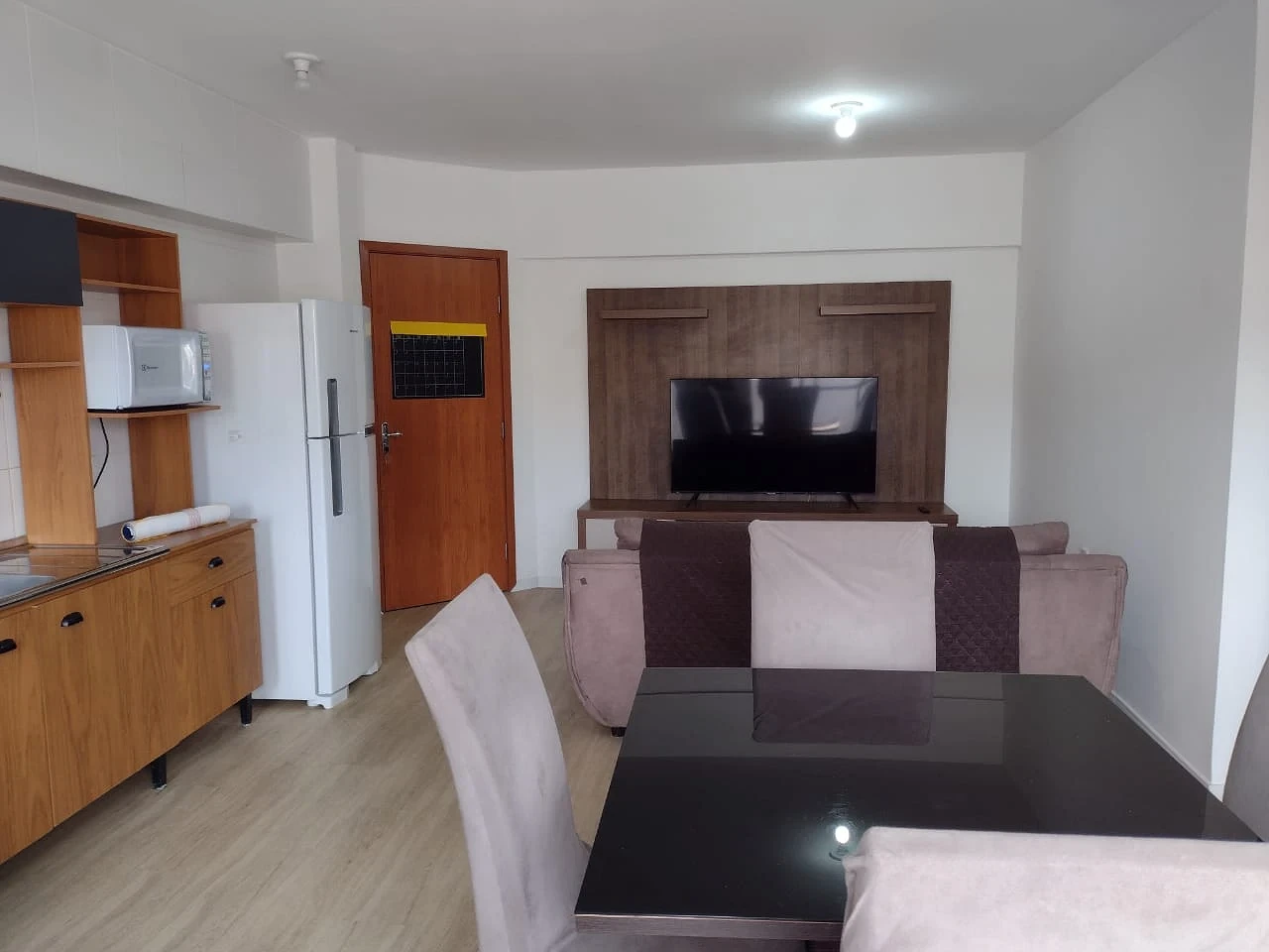 Apartamento em Ipiranga, São José. 2 quartos, 67m². Imagem 2 de 19