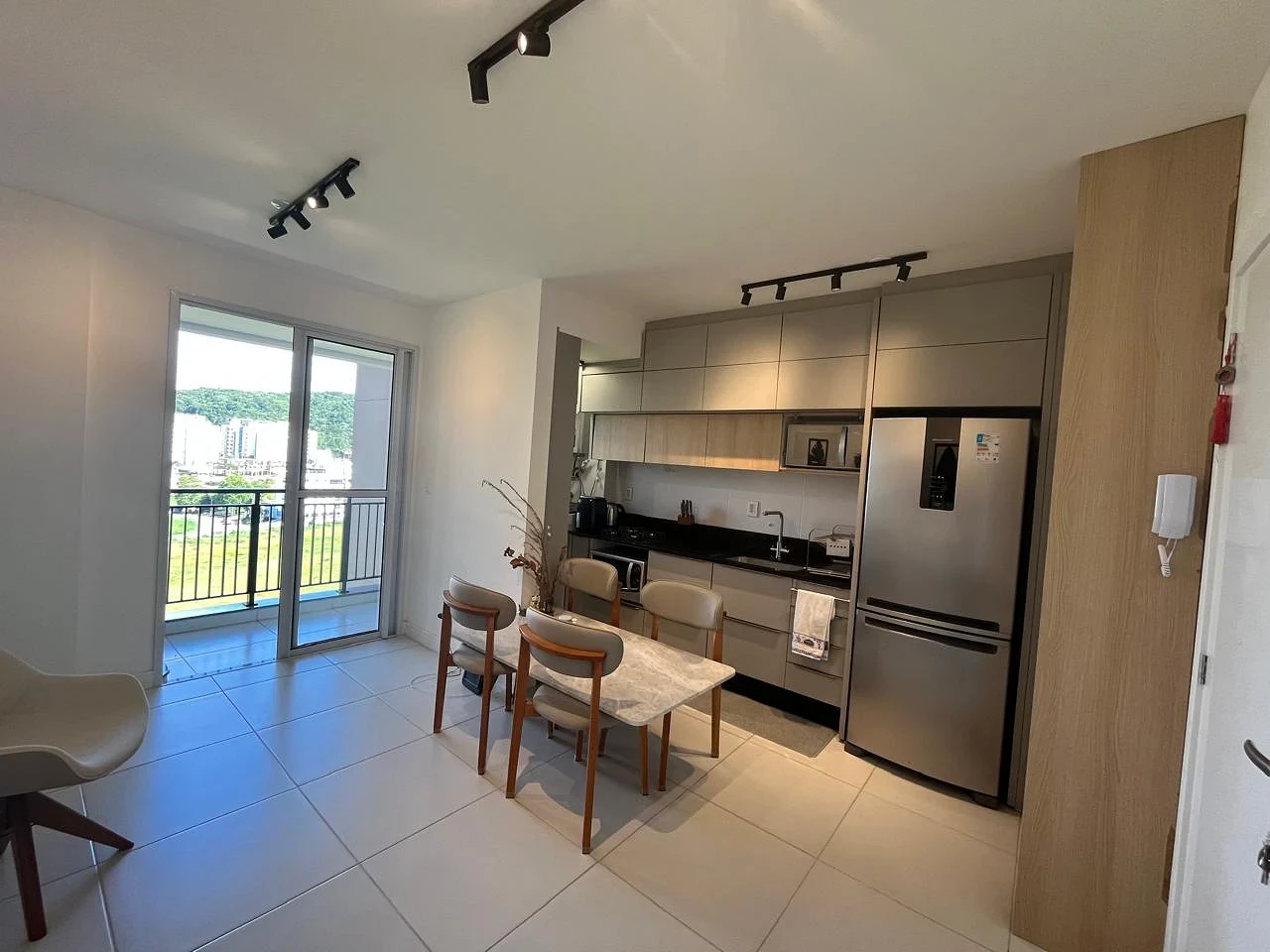 Apartamento em Pedra Branca, Palhoça. 2 quartos, 59m². Imagem 2 de 16