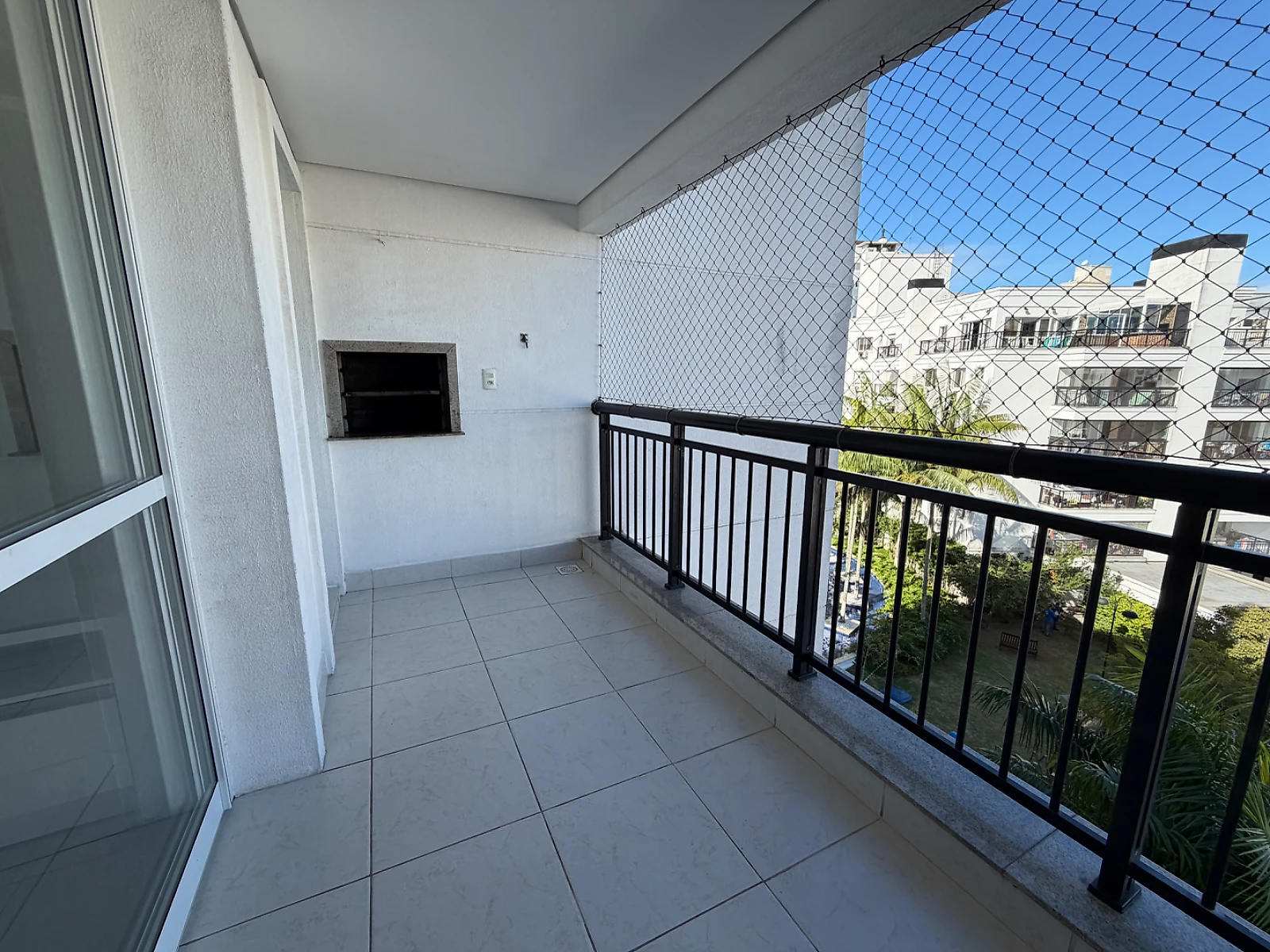 Apartamento em Abraão, Florianópolis. 2 quartos, 84m². Imagem 2 de 23