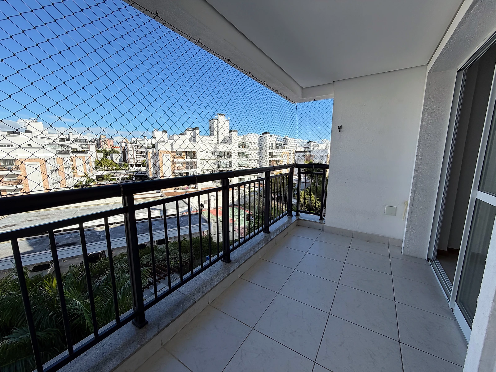 Apartamento em Abraão, Florianópolis. 2 quartos, 84m². Imagem 1 de 23