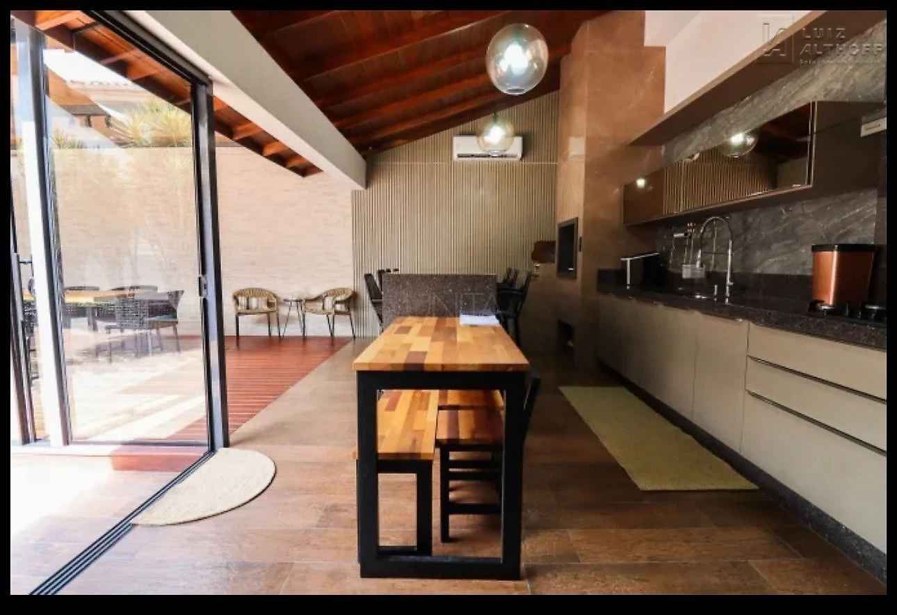 Casa em Pedra Branca, Palhoça. 4 quartos, 238m². Imagem 5 de 32