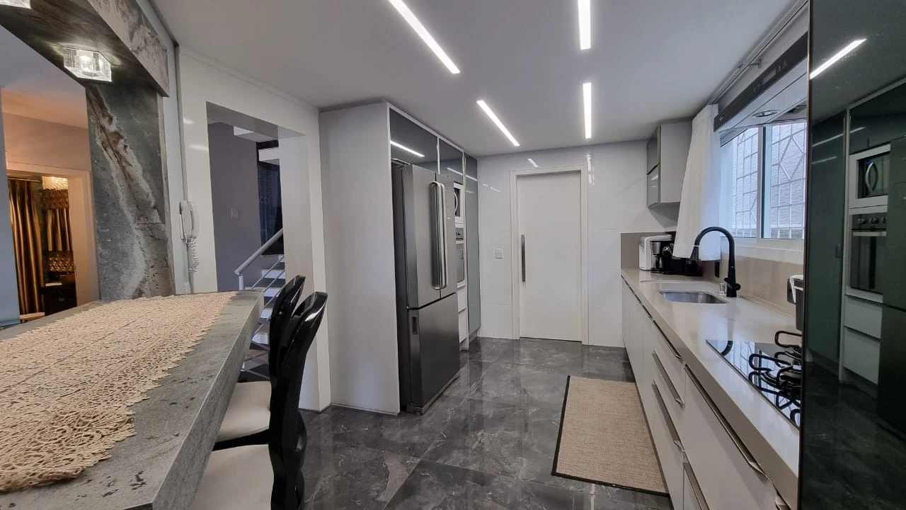 Casa em Pedra Branca, Palhoça. 4 quartos, 238m². Imagem 12 de 32
