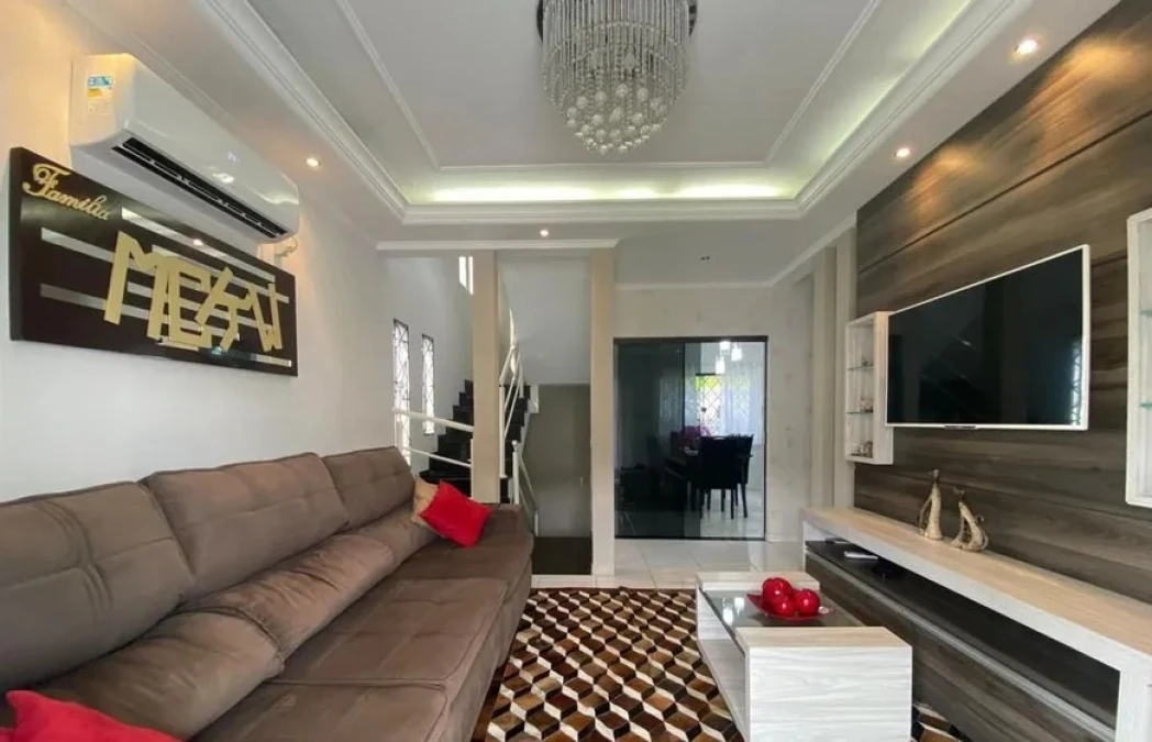Casa em Pedra Branca, Palhoça. 4 quartos, 236m². Imagem 2 de 26
