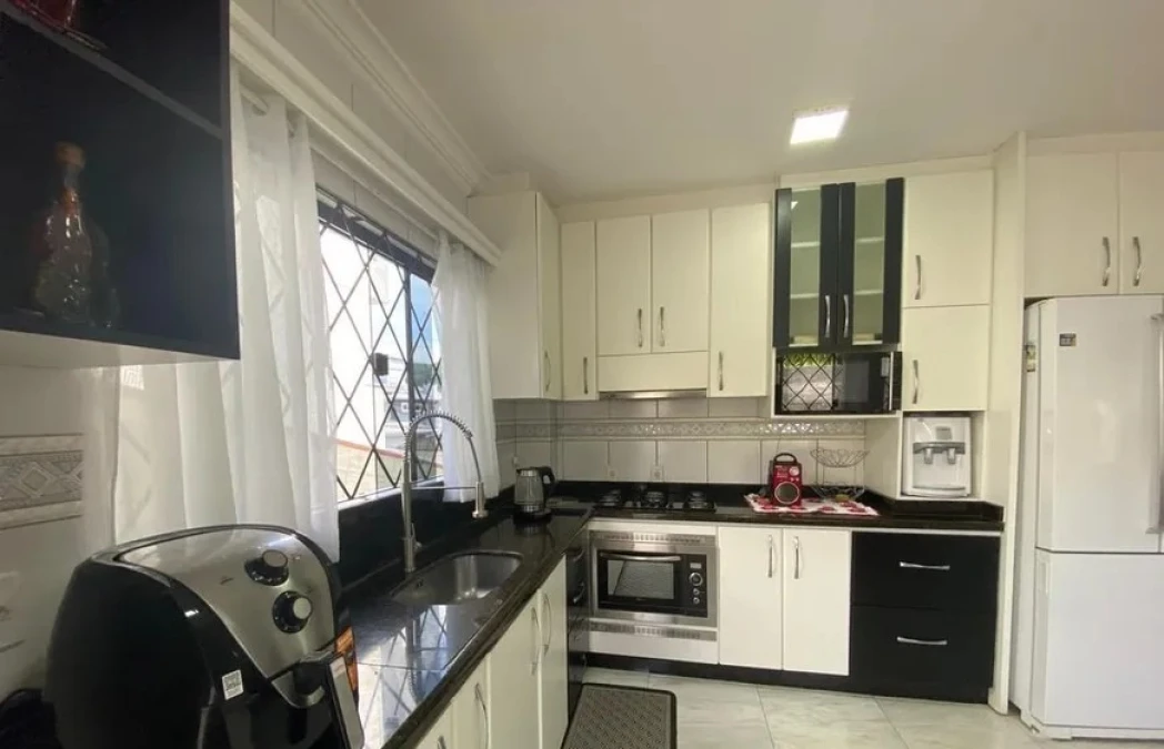 Casa em Pedra Branca, Palhoça. 4 quartos, 236m². Imagem 6 de 26