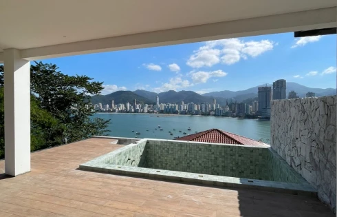 Casa em Canto da Praia, Itapema