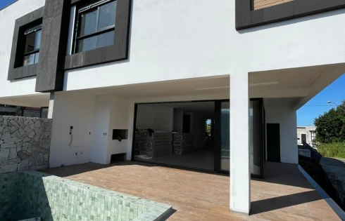 Casa em Canto da Praia, Itapema