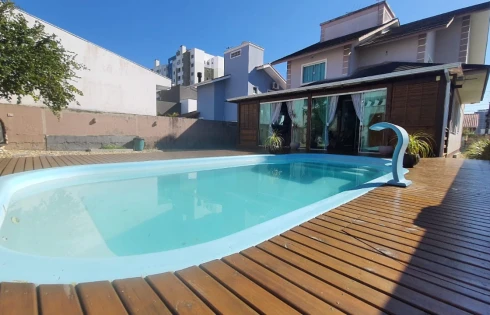 Casa com 4 quartos em Pedra Branca, Palhoça