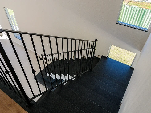 Thumbnail 11