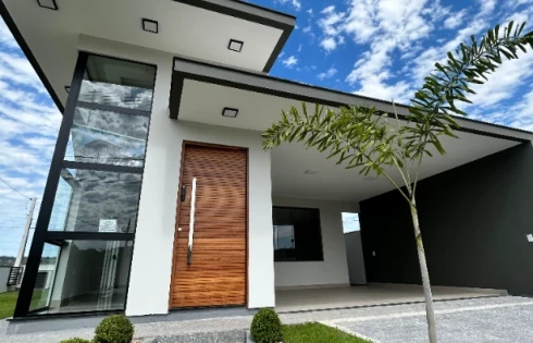 Casa com 3 quartos em Forquilhas, São José