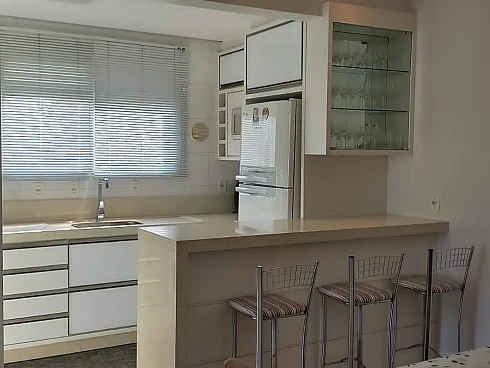 Apartamento com 3 quartos em Aririú, Palhoça