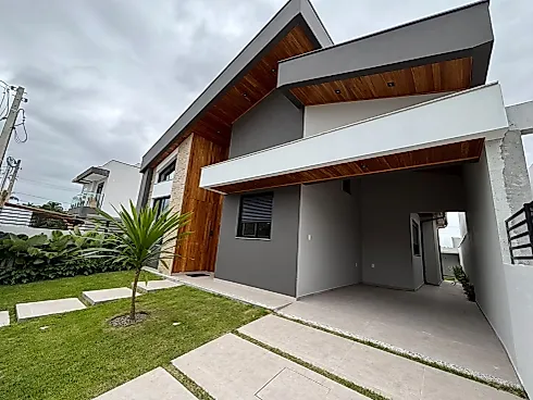 Casa 3 Quartos com 1 Suíte e 110m² - Forquilhas - Foto 1