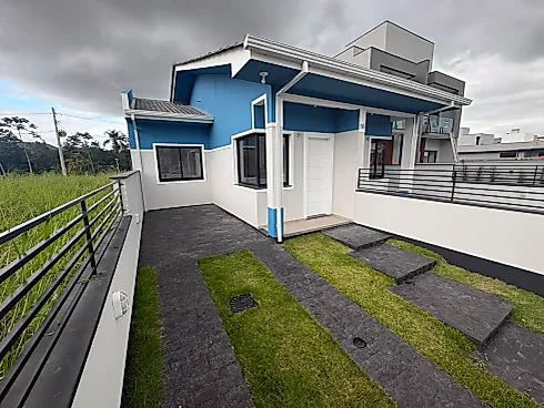Casa Geminada com 2 quartos em Forquilhas, São José