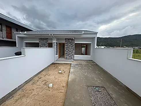 Casa Geminada com 2 quartos em Forquilhas, São José