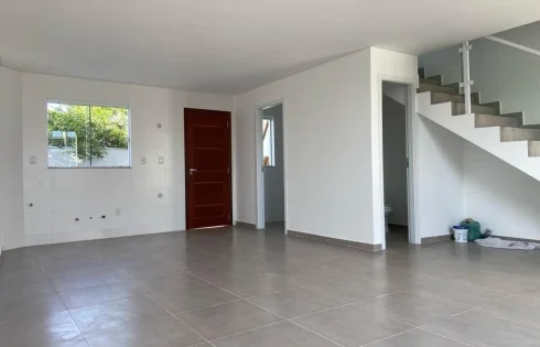 Sobrado geminado em Meia Praia, Navegantes