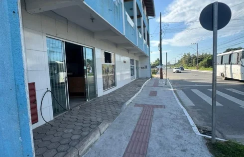 Loja térrea em Meia Praia, Navegantes