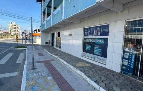 Loja térrea em Meia Praia, Navegantes