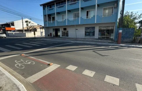 Loja térrea em Meia Praia, Navegantes
