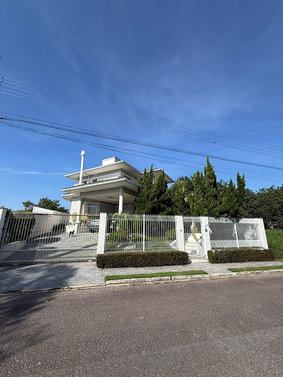 Casa em Pedra Branca, Palhoça. 4 quartos, 286m². Imagem 1 de 39