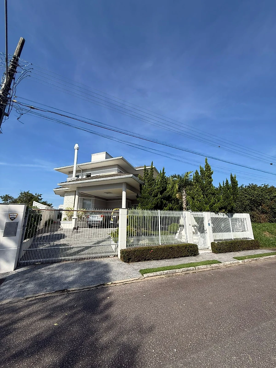 Casa em Pedra Branca, Palhoça. 4 quartos, 286m². Imagem 2 de 39