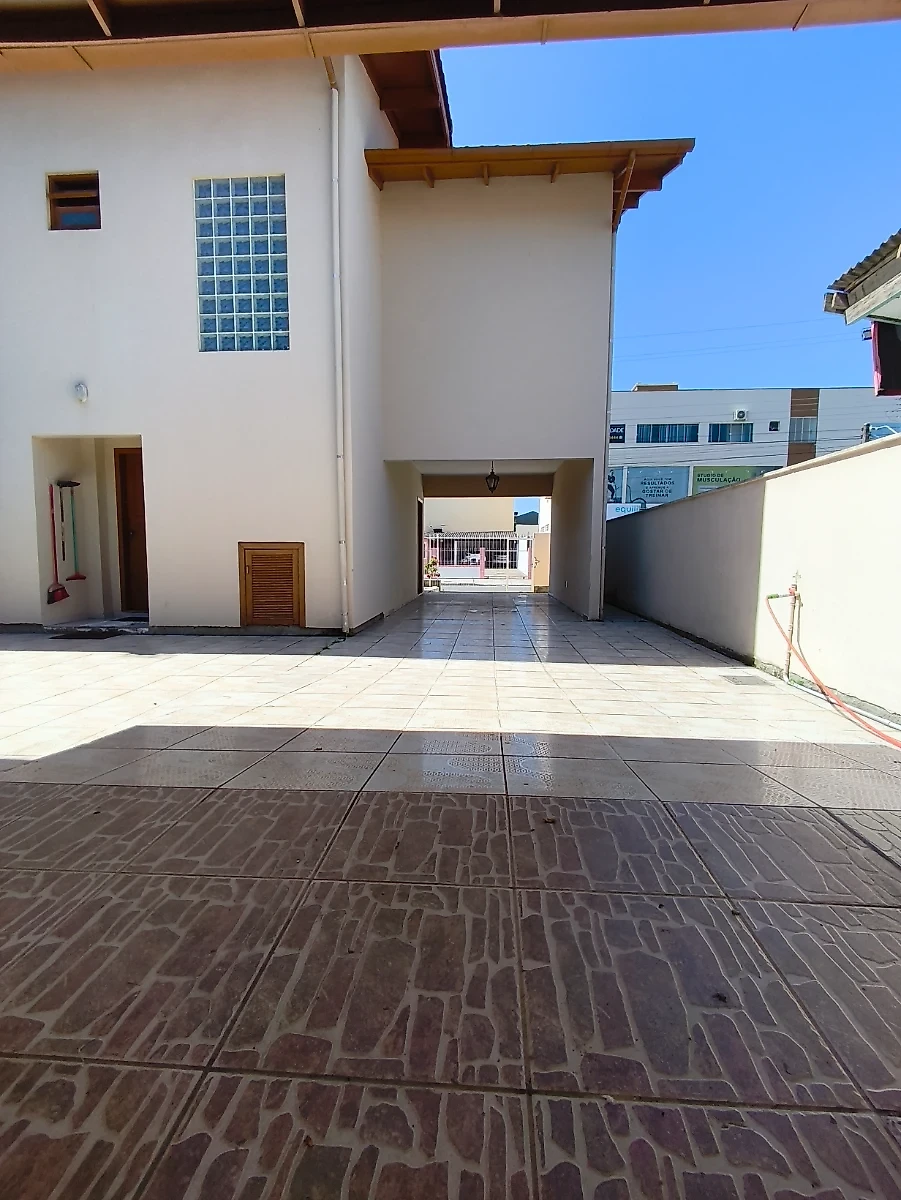 Casa em Forquilhinha, São José. 4 quartos, 0m². Imagem 18 de 39
