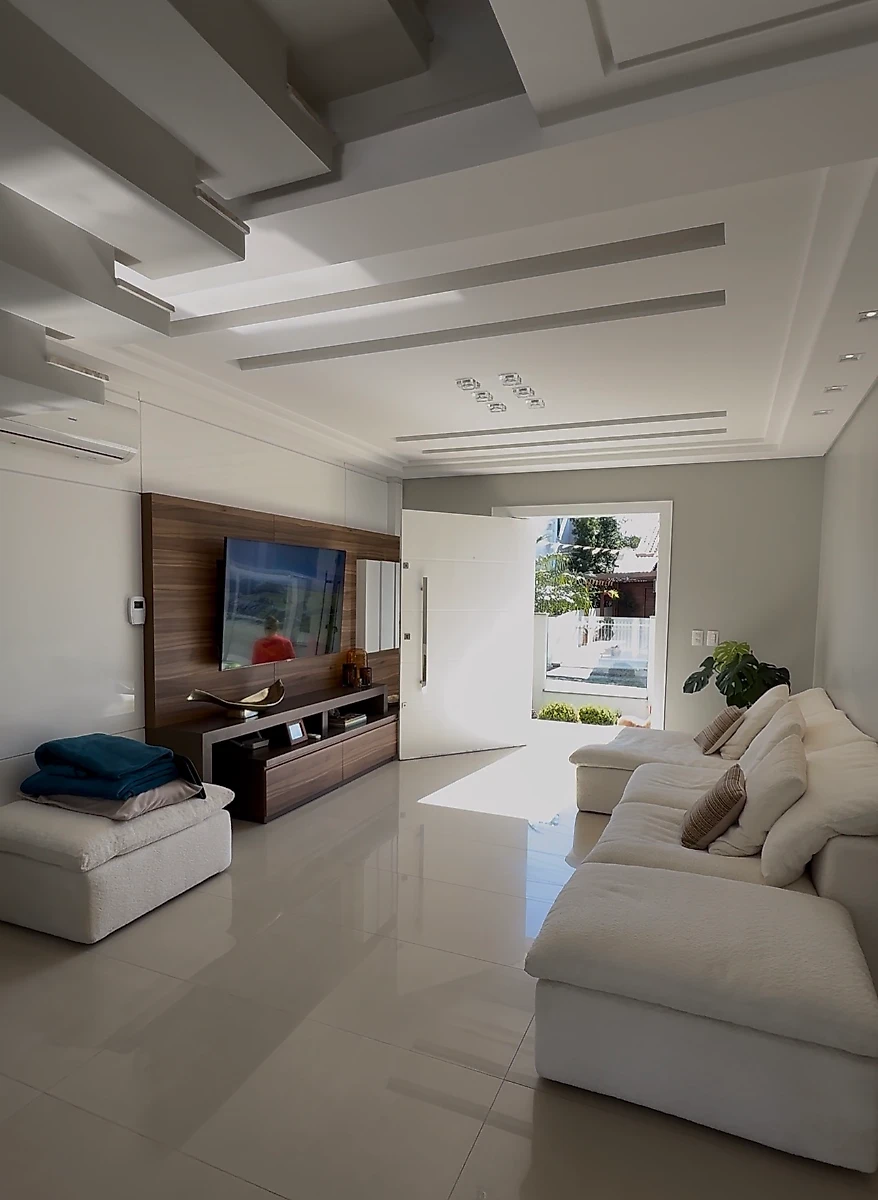 Casa em Pedra Branca, Palhoça. 4 quartos, 352m². Imagem 3 de 23