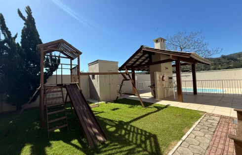Apartamento em Vila Becker, Santo Amaro da Imperatriz