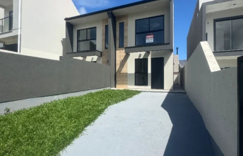 Sobrado geminado em Forquilhas, São José