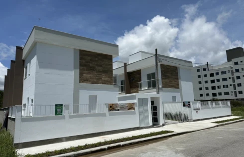 Sobrado geminado em Nova Palhoça, Palhoça