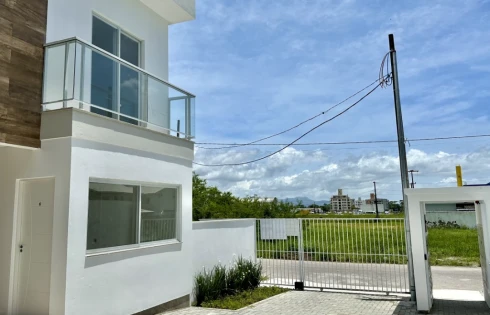 Sobrado geminado em Nova Palhoça, Palhoça