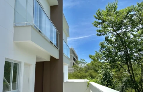 Sobrado geminado em Nova Palhoça, Palhoça