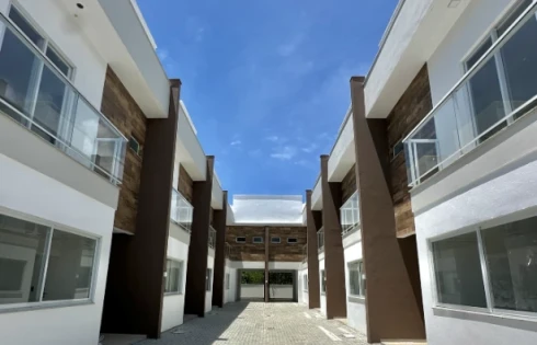 Sobrado geminado em Nova Palhoça, Palhoça