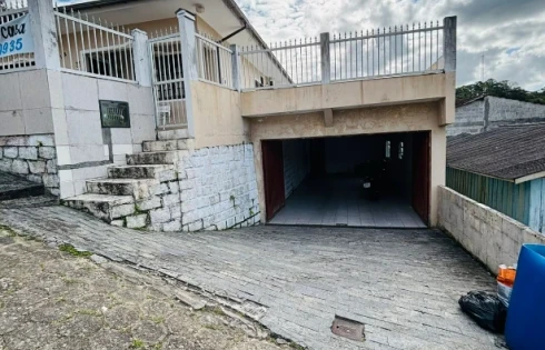Casa em Fabricio, Santo Amaro da Imperatriz