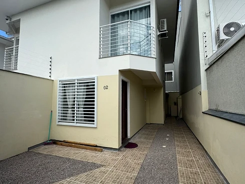 Sobrado geminado em Barra do Aririú, Palhoça