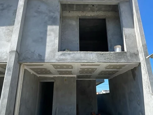 Sobrado geminado em Forquilhas, São José