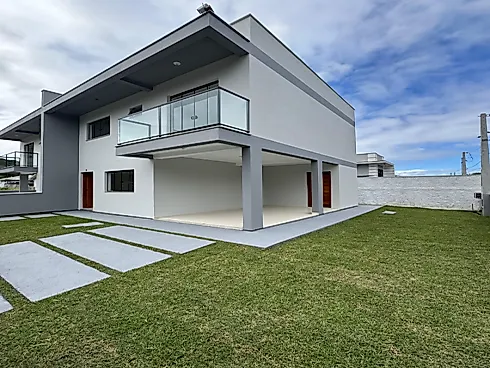 Sobrado com 3 quartos em Forquilhas, São José