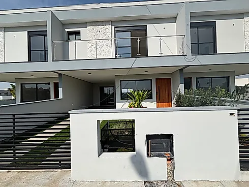 Sobrado Geminado com 3 quartos em Sertão do Maruim, São José