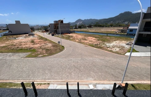 Casa em Deltaville, Biguaçu