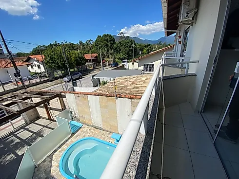 Sobrado com Piscina, Churrasqueira e Suíte com Hidromassagem - Foto 12