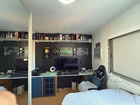 Thumbnail 11