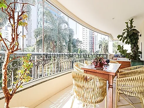 Apartamento 4 Quartos com 4 Suítes e 250m² - Moema - Apartamento em Moema, São Paulo - Foto 2