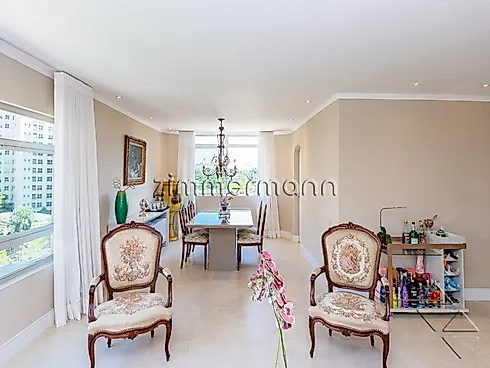 Apartamento 4 Quartos com 2 Suítes e 185m² - Moema - Apartamento em Moema, São Paulo - Foto 2